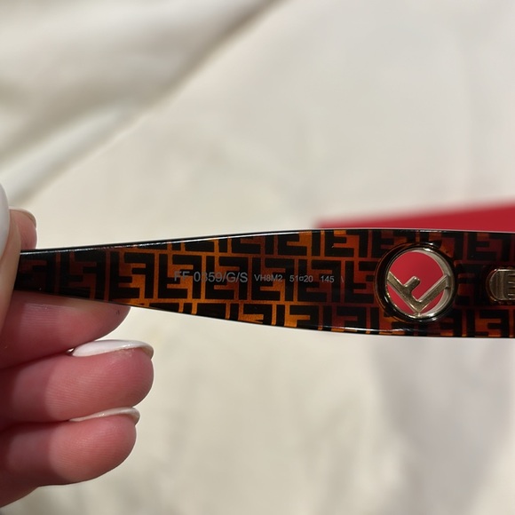 Fendi Sunglasses - Picture 7 of 10